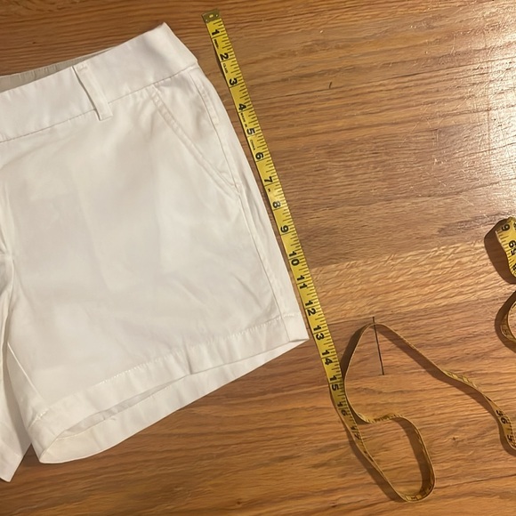 J Crew size 4 white chino shorts - Picture 4 of 6